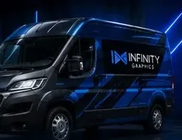 Elkészült, fóliázott Infinity Graphics furgon átadásra készen